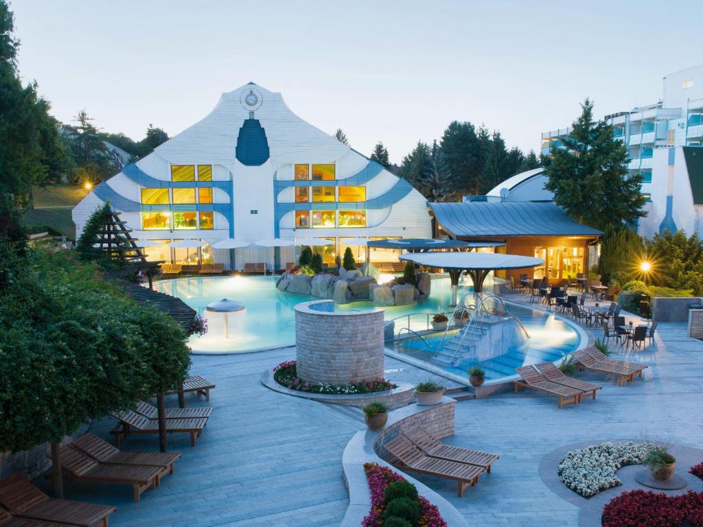 Hotel Carbona Thermal Spa - Best Pool Hotels in Hungary