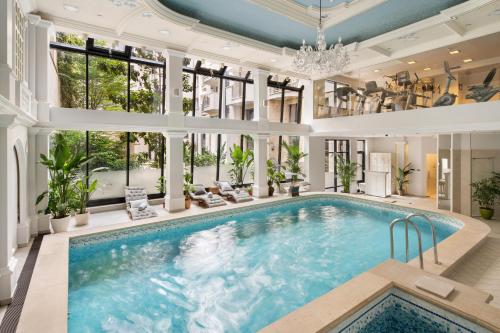 Queen's Court Hotel & Residence - Best Pet-Friendly Hotels in Hungary