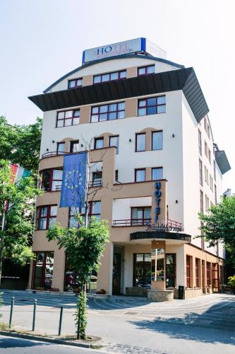 Hotel Mediterran - Best Parking Hotels in Budapest