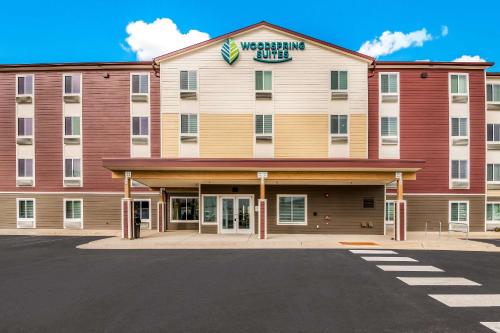 hotels with suites in Hamilton