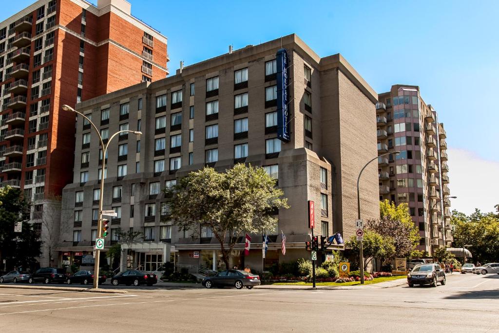 Le Nouvel Hotel - Best Pool Hotels in Quebec