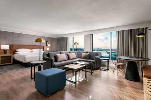 Sheraton Gateway Hotel in Toronto International Airport - Best Marriott International Hotels in Ontario