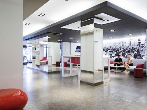 Novotel Montreal Center - Best Fitness Hotels in Montreal