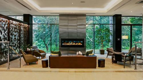 Pan Pacific Toronto - Best Pool Hotels in Toronto