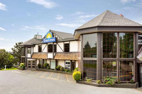 Days Inn by Wyndham Victoria Uptown - Best Hotels with Free Breakfast in Victoria & Vancouver Island