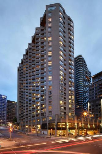 Delta Hotels by Marriott Montreal - Best Hotels near McGill University