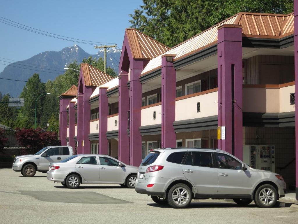 North Vancouver Hotel - Best Hotels with Free Breakfast in Vancouver, Canada