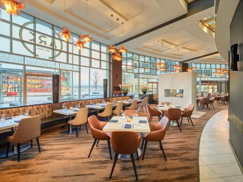 Fairmont Waterfront - Best Hotels in Vancouver