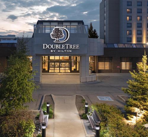 DoubleTree by Hilton West Edmonton - Best Business Hotels in Edmonton