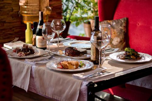 Boutique Spa Casino Hotel Lybid Plaza