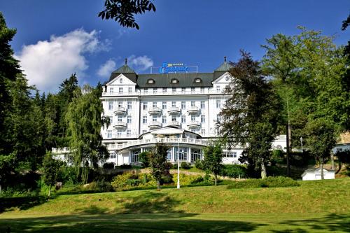 Esplanade Spa and Golf Resort - Best Parking Hotels in Czechia