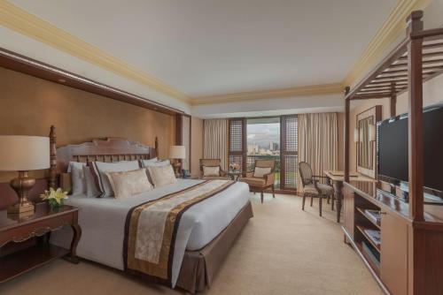 The Manila Hotel - Best Hotels in Manila