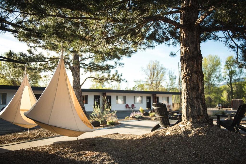 Amigo Motor Lodge - Ski Hotels in Colorado