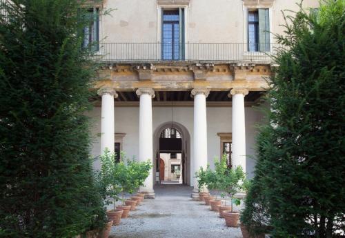 Palazzo Valmarana Braga - Best Hotels in Veneto