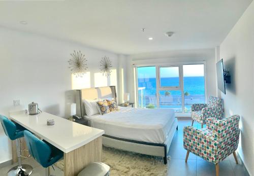 Ocean View Condo overlooking the Caribbean Sea - Beach Hotels in The Bahamas