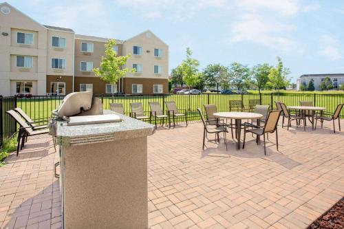 hotels with suites in Green Bay