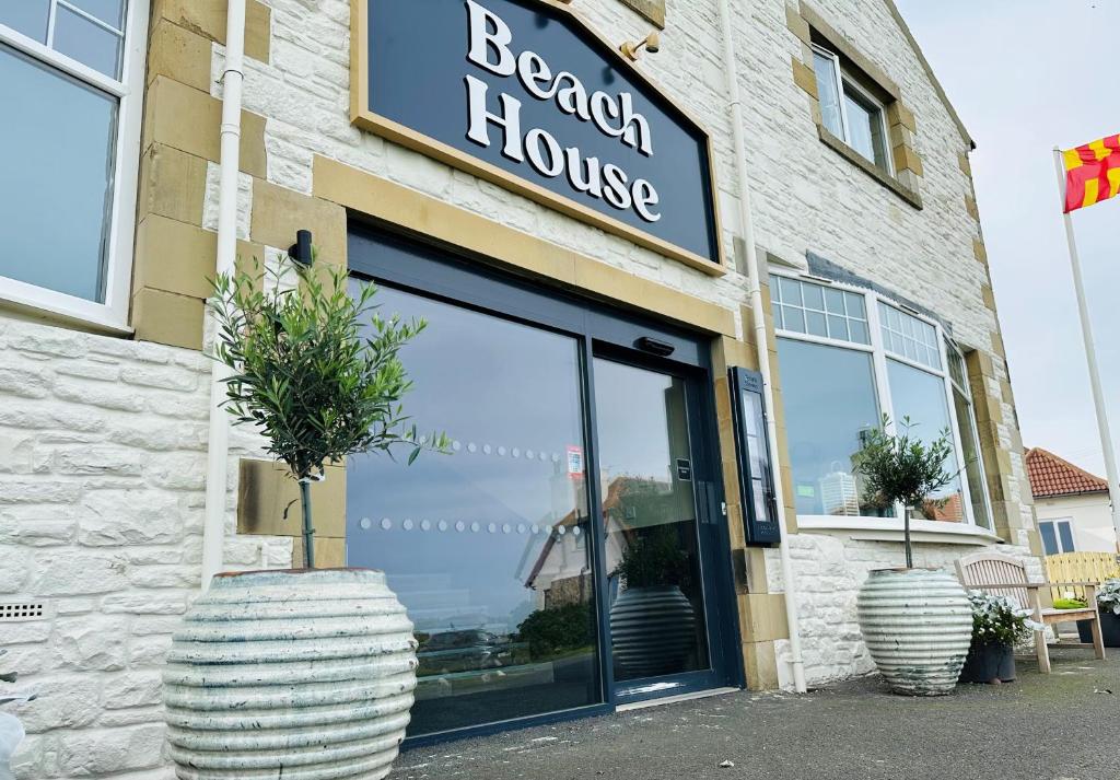 Beach House Hotel - Best Hotels in Seahouses