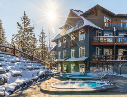 Blackstone Mountain Lodge by CLIQUE - Best Spa Hotels in Alberta