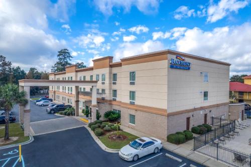 Baymont by Wyndham Savannah South - Best Pool Hotels in Savannah, GA