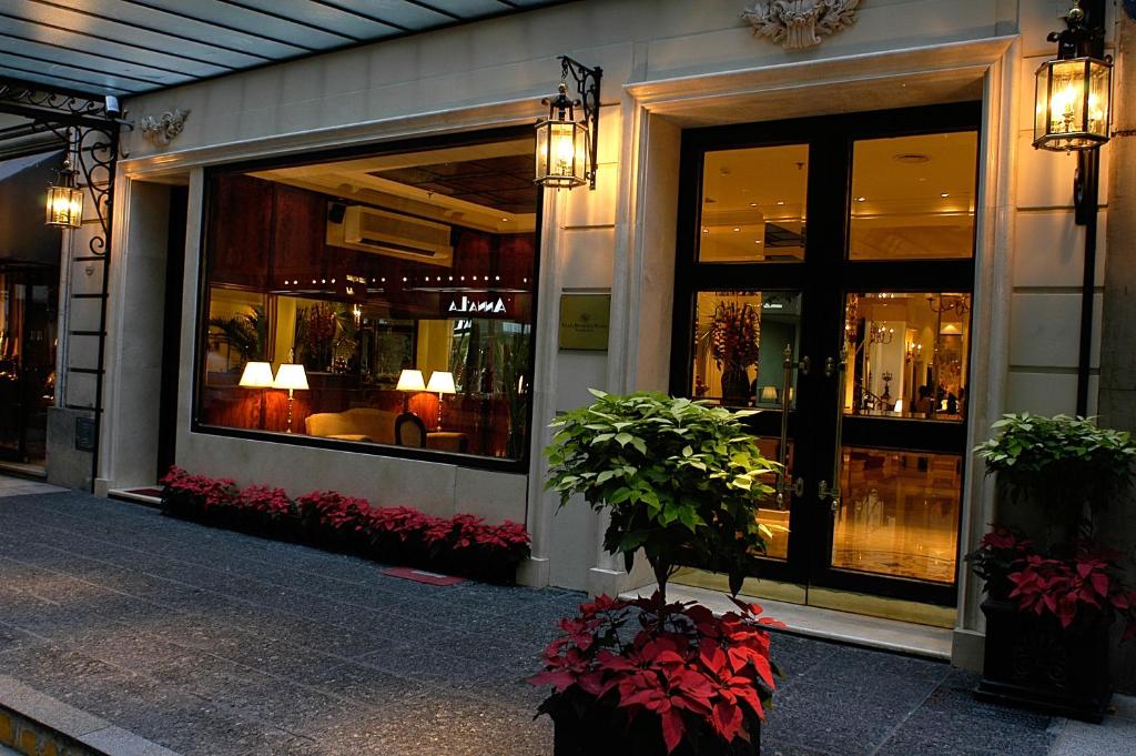 Melia Recoleta Plaza Hotel - Best Pool Hotels in Buenos Aires