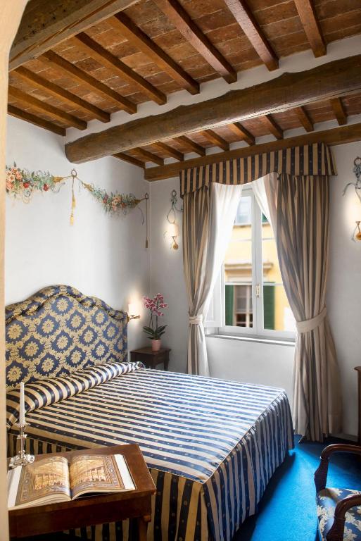 Hotel Relais Dell'Orologio - Best Hotels in Tuscany