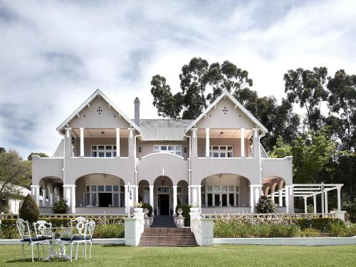 Parkes Manor
