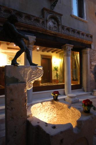 Hotel Al Ponte Mocenigo - Best Hotels in Venice
