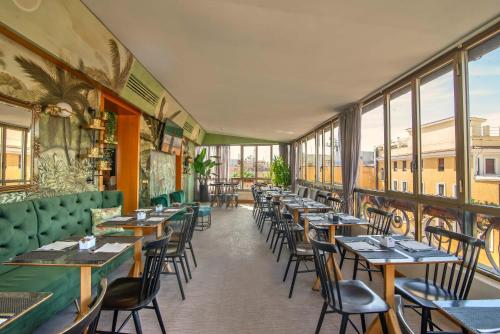 Hotel Tritone - Best Hotels with Free Breakfast in Rome