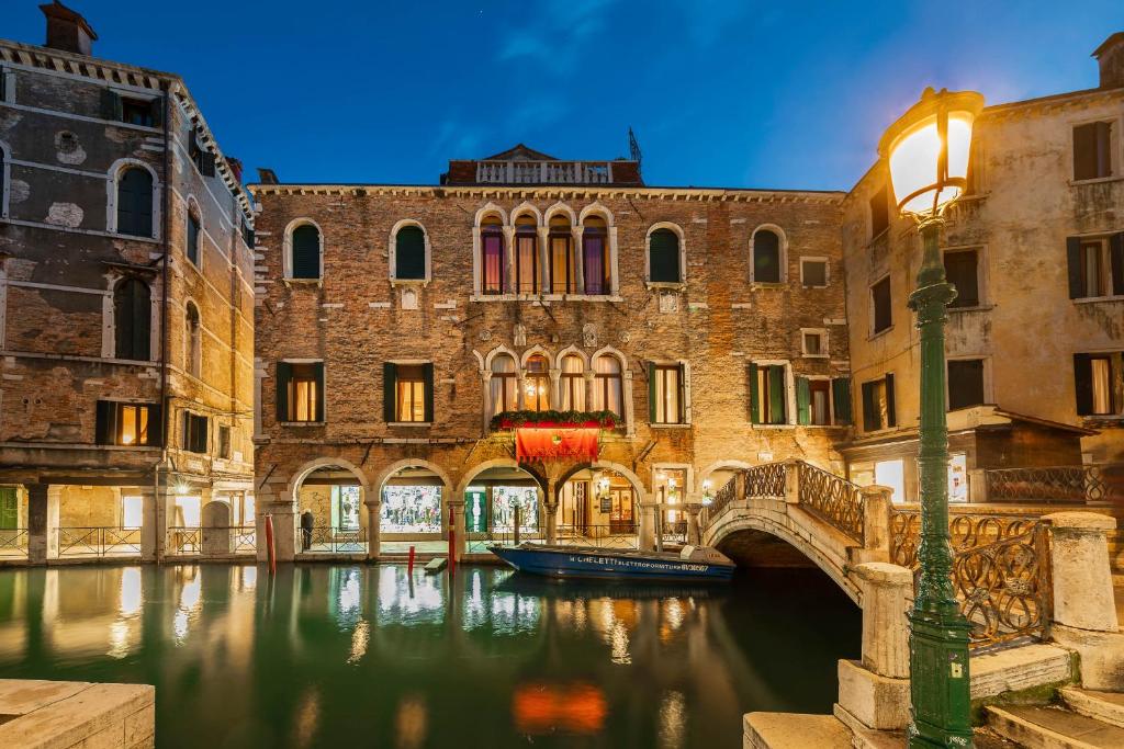 Hotel Antico Doge - a Member of Elizabeth Hotel Group - Best Hotels in Venice