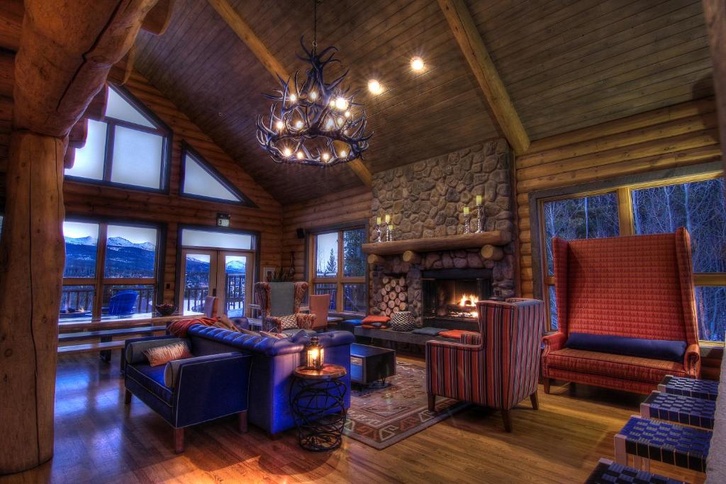The Bivvi Hostel - Ski Hotels in Colorado