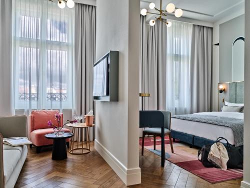 Hotel Altus Palace - Destigo Hotels