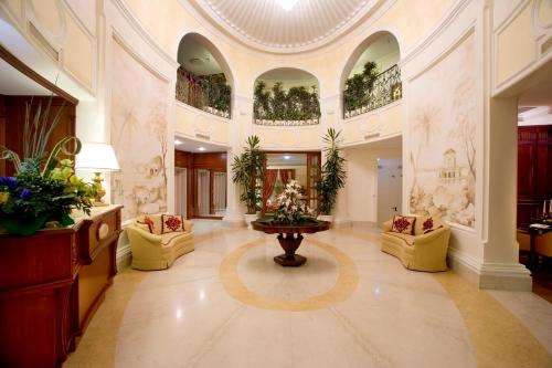 Palazzo Alabardieri - Best Hotels in Naples