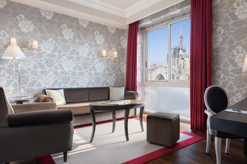 Sina De La Ville - Best Pool Hotels in Milan
