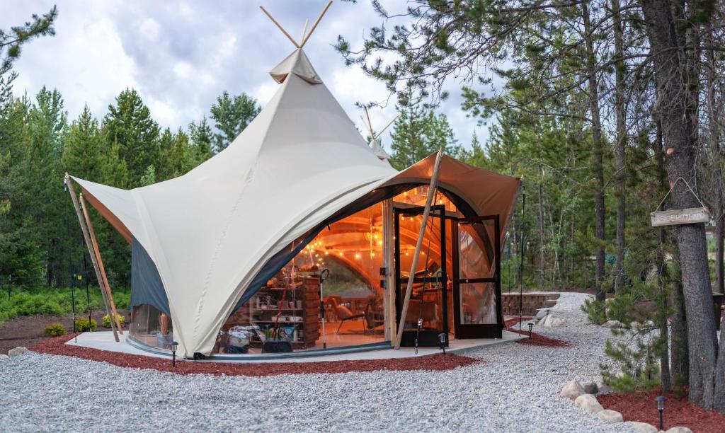 Under Canvas Glacier - Best Hotels in Montana