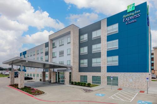 HOLIDAY INN EXPRESS & SUITES DALLAS PLANO NORTH, an IHG Hotel