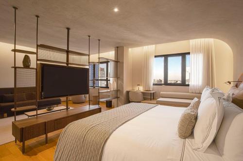 QOYA Hotel Curitiba, Curio Collection by Hilton - Best Pet-Friendly Hotels in Brazil