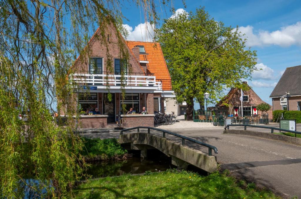 The Lake Inn - Best Hotels in South Holland