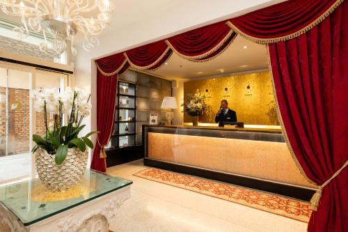 Hotel A La Commedia - Venice Central Hotels