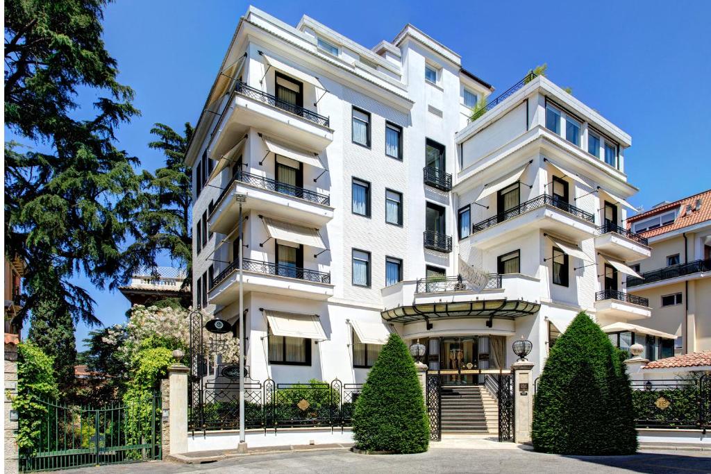 Hotel Lord Byron - Small Luxury Hotels of the World - Hotels with Parking in Rome