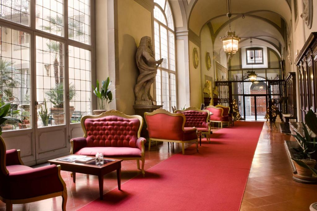 Palazzo Magnani Feroni, All Suite - Residenza D'Epoca - Best Hotels in Florence