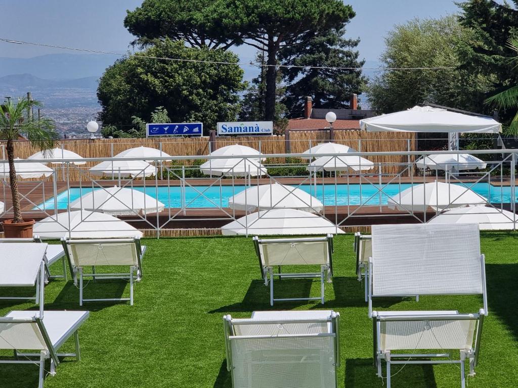 Ranch Palace Hotel - Best Pool Hotels in Naples, Italy