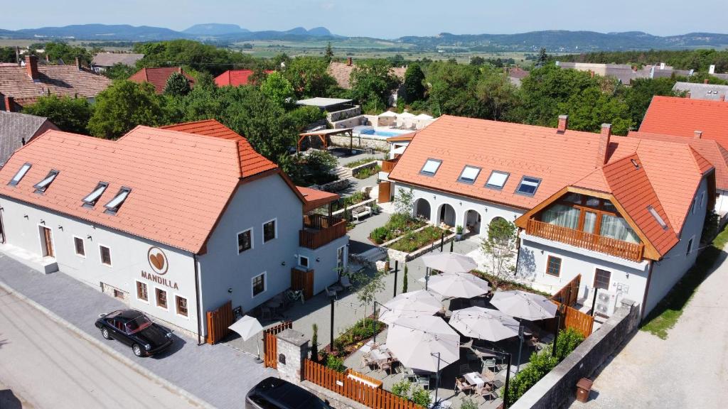 Mandilla - Best Hotels in Koveskal