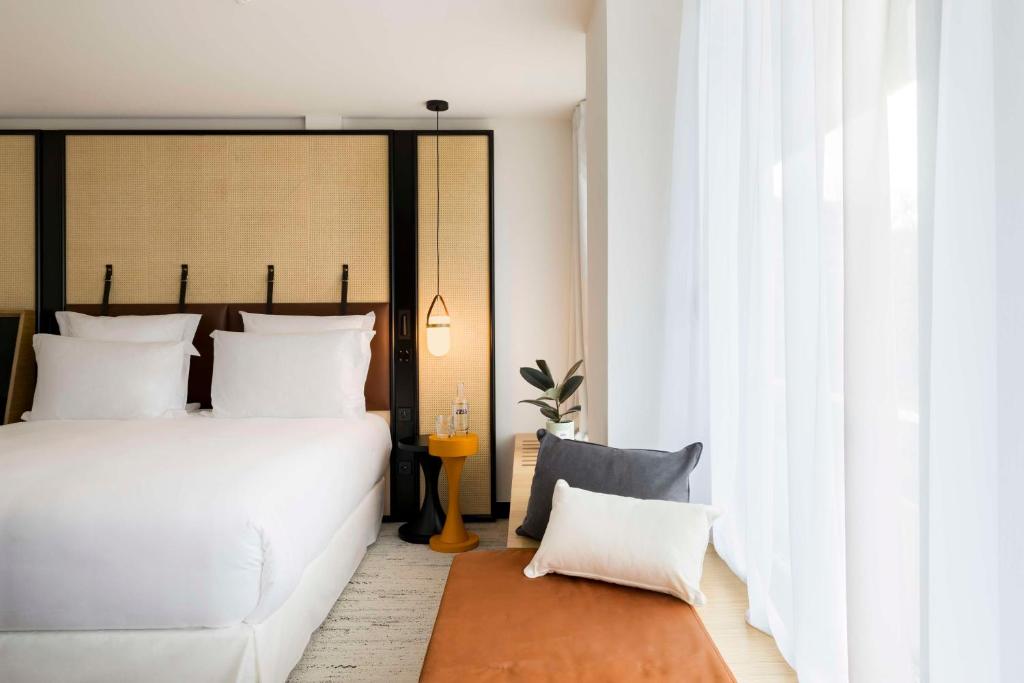 FirstName Bordeaux, Part of JdV by Hyatt - Best Central Hotels in Bordeaux