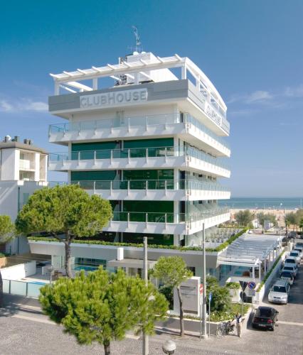Club House Hotel - Best Pool Hotels in Rimini