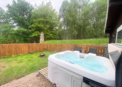 Kaoglen-Stags-Hot tub-Cairngorms-Pet Friendly