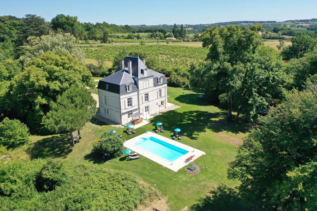 MANOIR LE COUTUREAU maisons d'hôtes - Best Hotels in Bergerac