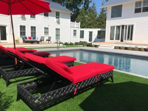 Seven Resort Style Inn near Beach - Best Hotels in Shelter Island