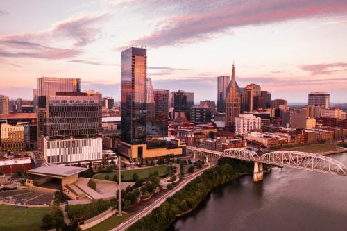 Four Seasons Hotel Nashville - Best Hotels in Sobro