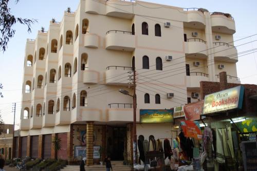 Western Desert Hotel & Safari - Atlanta Hotels with Suites