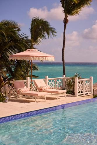 Coral Sands Inn & Cottages - Beach Hotels in The Bahamas